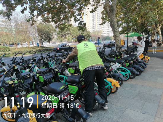 街頭上的共享單車(chē)越來(lái)越少,共享電單車(chē)越來(lái)越多?